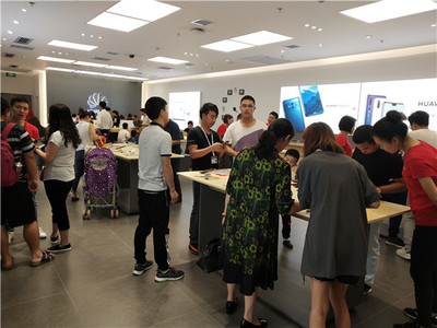 華為一門店三天賣出60萬 電子產(chǎn)品體驗店迎來新機(jī)遇